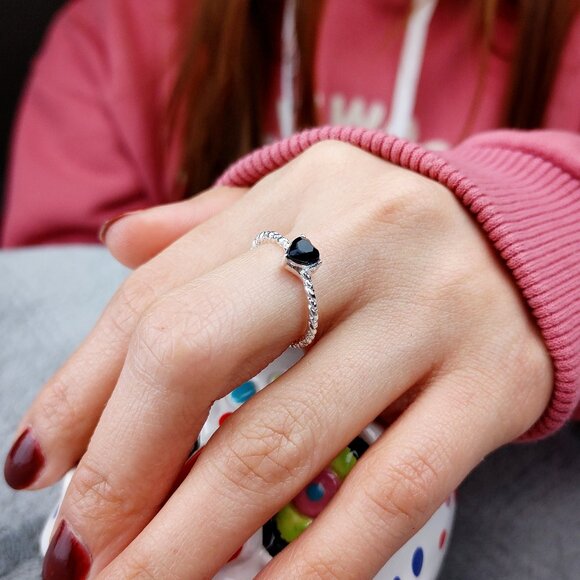 Dark Hearts Ring - Picture 3 of 4